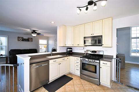 1360 Newcastle Ln, Bartlett, IL 60103 photo 10