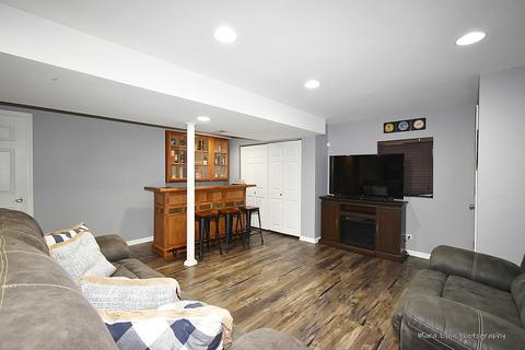 1360 Newcastle Ln, Bartlett, IL 60103 photo 33