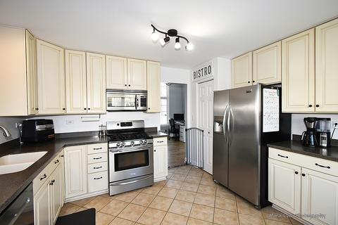 1360 Newcastle Ln, Bartlett, IL 60103 photo 9