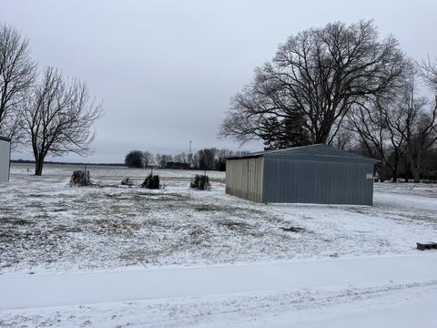 215 Silver St, Oakland, IL 61943 photo 24