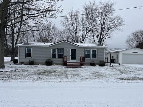 215 Silver St, Oakland, IL 61943 photo 2