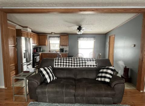 215 Silver St, Oakland, IL 61943 photo 5
