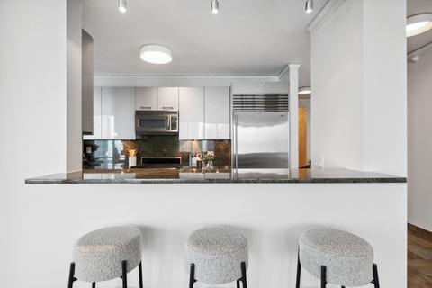 450 E Waterside Dr #2502, Chicago, IL 60601 photo 10