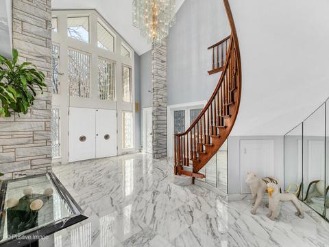 3205 Mulberry Ln, Oak Brook, IL 60523 photo 4