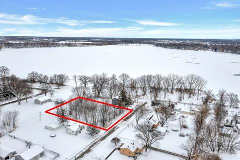 5204 W Pulaski Rd, Mchenry, IL 60050 photo 1