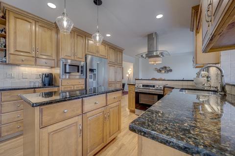 2453 Wendover Dr, Naperville, IL 60565 photo 3