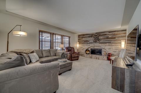 2453 Wendover Dr, Naperville, IL 60565 photo 9