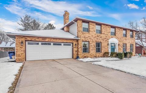 2019 Cromwell Dr, Wheaton, IL 60189 photo 2