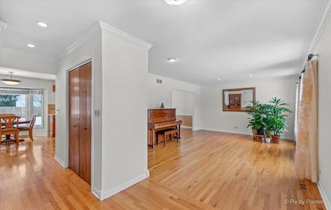 2019 Cromwell Dr, Wheaton, IL 60189 photo 6