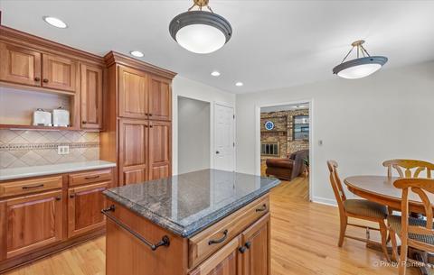 2019 Cromwell Dr, Wheaton, IL 60189 photo 13