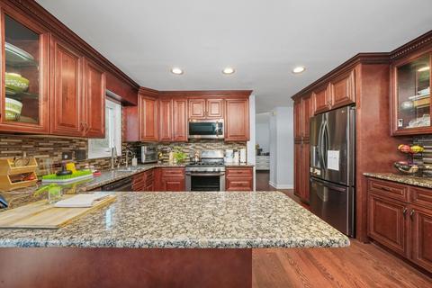 725 Greenview Ln, Wheeling, IL 60090 photo 20