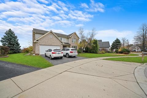 725 Greenview Ln, Wheeling, IL 60090 photo 2