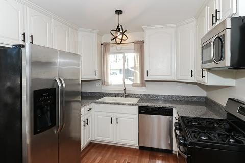 4990 Chambers Dr, Hoffman Estates, IL 60010 photo 9