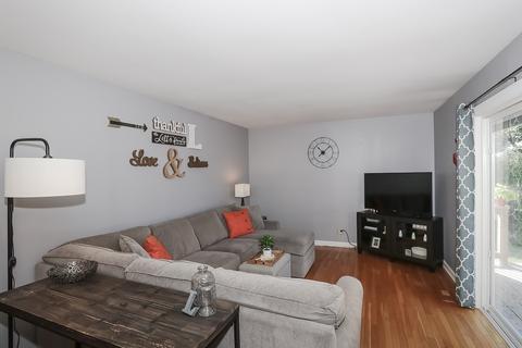 4990 Chambers Dr, Hoffman Estates, IL 60010 photo 11