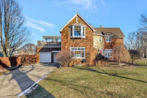 804 E Maple St E, Hoopeston, IL 60942 photo 5