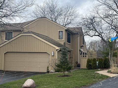 842 Oak Hill Rd, Lake Barrington, IL 60010