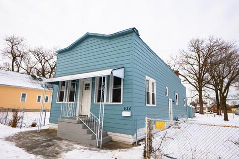 524 E 155th St, Phoenix, IL 60426 photo 2