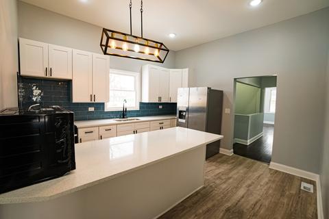 524 E 155th St, Phoenix, IL 60426 photo 4