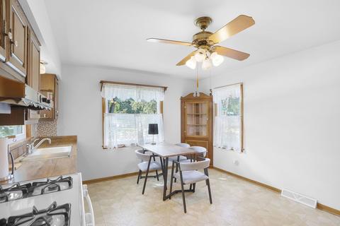 329 E Ardmore Ave, Roselle, IL 60172 photo 10