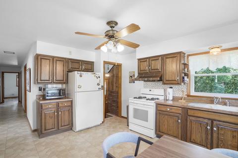 329 E Ardmore Ave, Roselle, IL 60172 photo 7