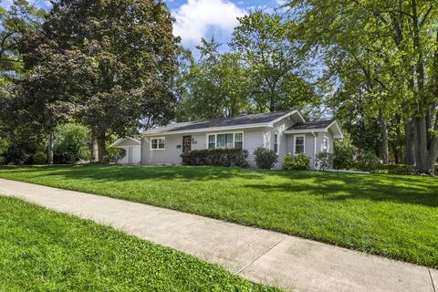 329 E Ardmore Ave, Roselle, IL 60172 photo 3