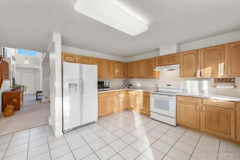 1633 Montclair Dr, Elgin, IL 60123 photo 12