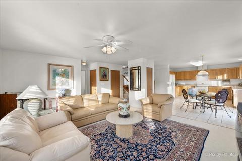 1633 Montclair Dr, Elgin, IL 60123 photo 9