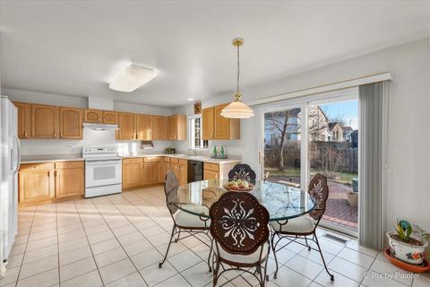 1633 Montclair Dr, Elgin, IL 60123 photo 10