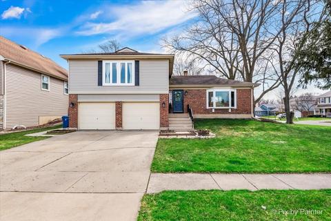 1027 Confederation Dr, Bartlett, IL 60103