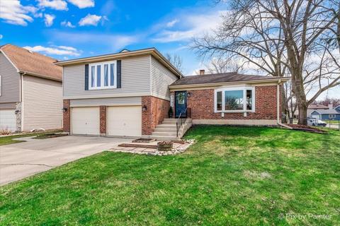 1027 Confederation Dr, Bartlett, IL 60103 photo 2