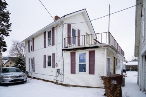 1443 S Walnut Ave, Freeport, IL 61032 photo 3