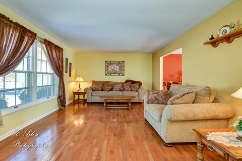 656 S 7th St, West Dundee, IL 60118 photo 3