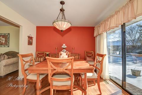 656 S 7th St, West Dundee, IL 60118 photo 10