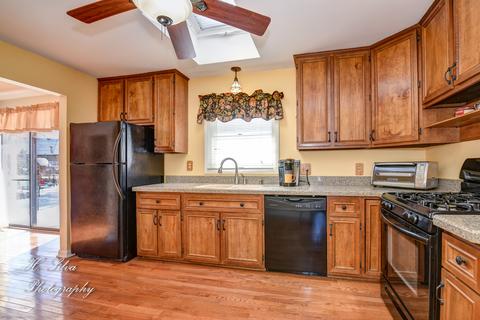 656 S 7th St, West Dundee, IL 60118 photo 6