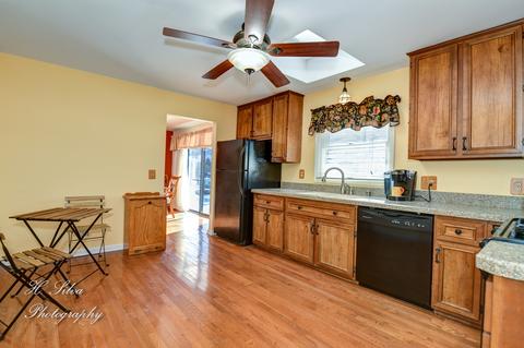 656 S 7th St, West Dundee, IL 60118 photo 5