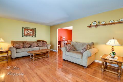 656 S 7th St, West Dundee, IL 60118 photo 4