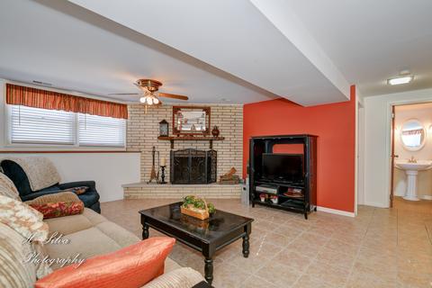 656 S 7th St, West Dundee, IL 60118 photo 13