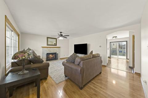 1301 Brookfield Dr, Plainfield, IL 60586 photo 3