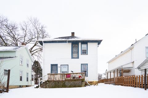 610 E Pleasant St, Freeport, IL 61032 photo 6