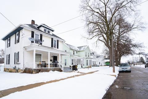 610 E Pleasant St, Freeport, IL 61032 photo 8
