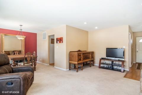 4110 N Firestone Dr, Hoffman Estates, IL 60192 photo 5