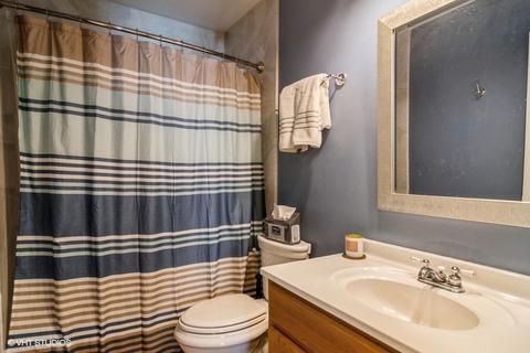 4110 N Firestone Dr, Hoffman Estates, IL 60192 photo 21