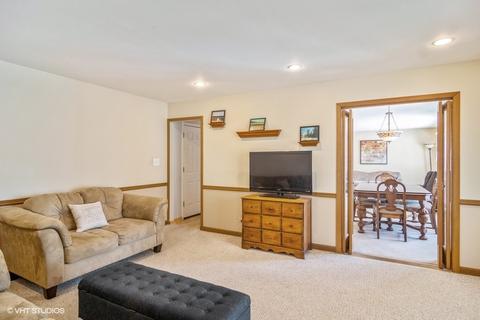 4110 N Firestone Dr, Hoffman Estates, IL 60192 photo 13