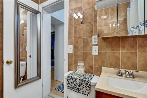 87 Elm St #G, Chicago, IL 60611 photo 13