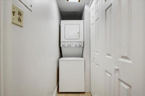 87 Elm St #G, Chicago, IL 60611 photo 14