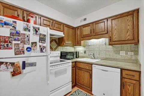 87 Elm St #G, Chicago, IL 60611 photo 7