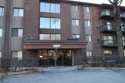 14647 Greenwood Rd #B409, Dolton, IL 60419