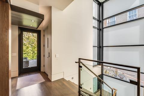 54 E Scott St, Chicago, IL 60610 photo 54