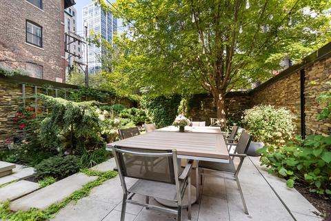 54 E Scott St, Chicago, IL 60610 photo 29