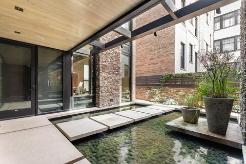 54 E Scott St, Chicago, IL 60610 photo 14